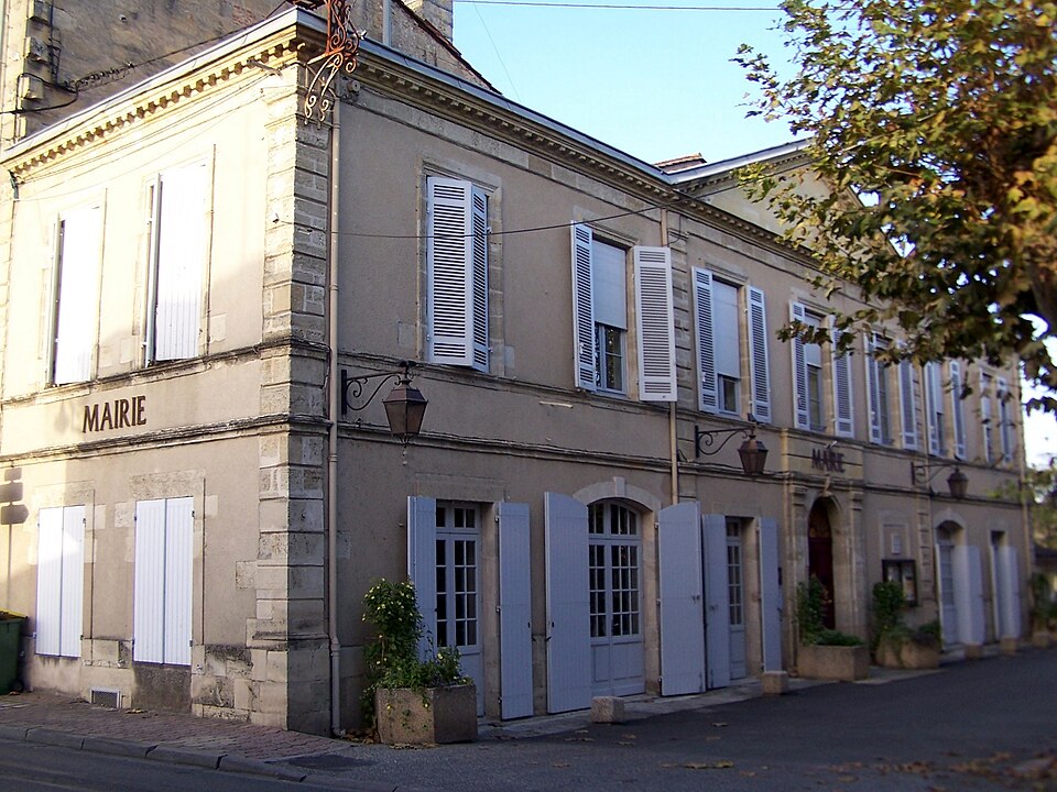 Preignac Mairie 01