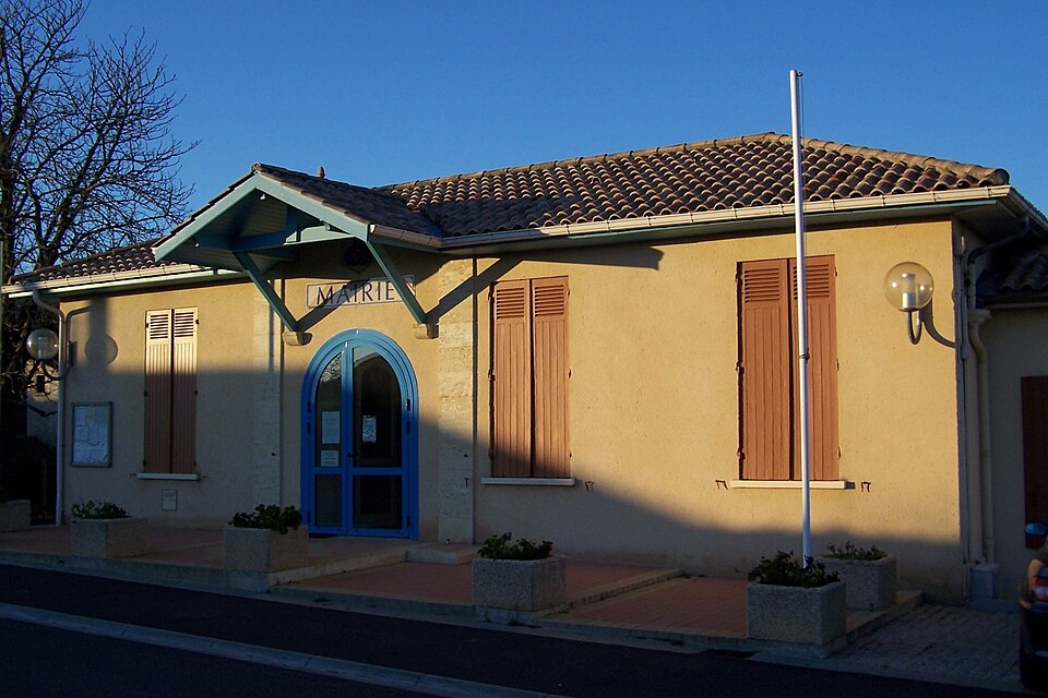 Sainte — Foy — la — Longue Mairie