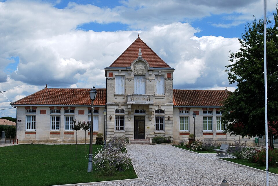 Saint — Genès — de — Fronsac Mairie