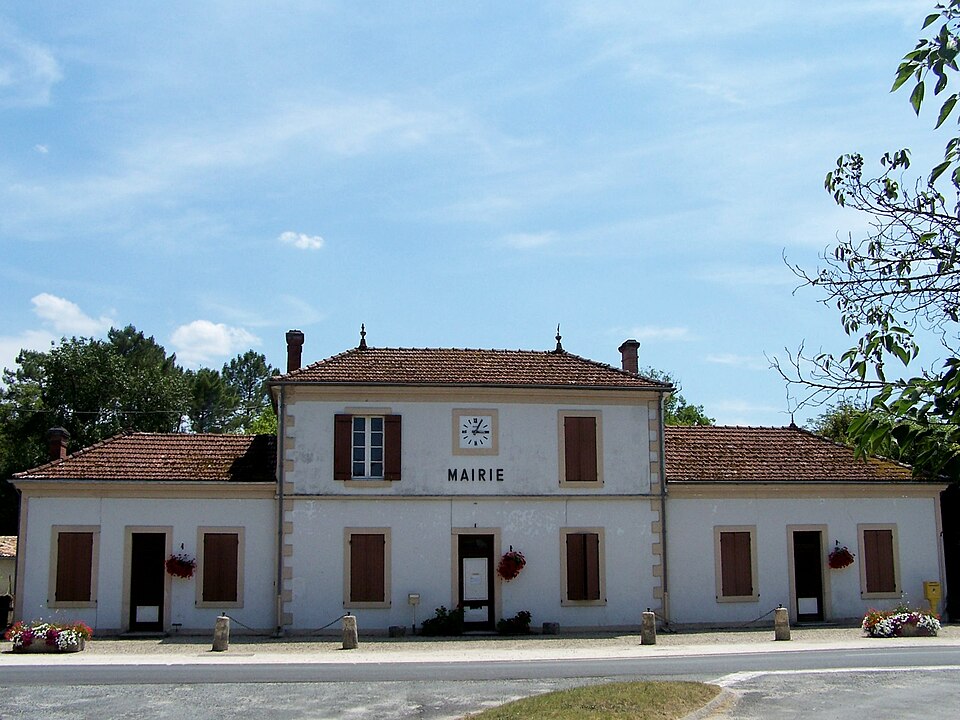 Saint — Léger — de — Balson Mairie