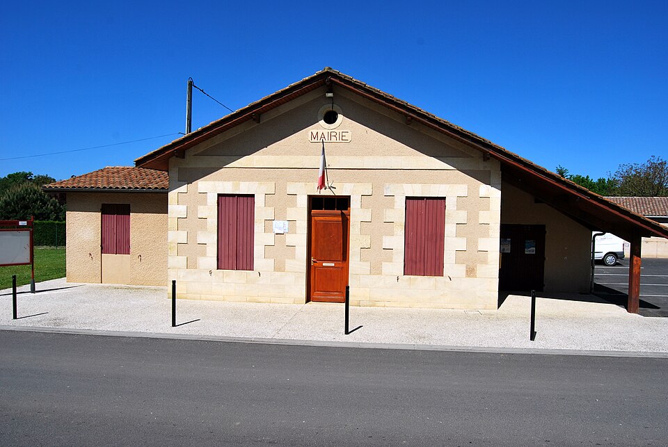 Saint — Léon Mairie