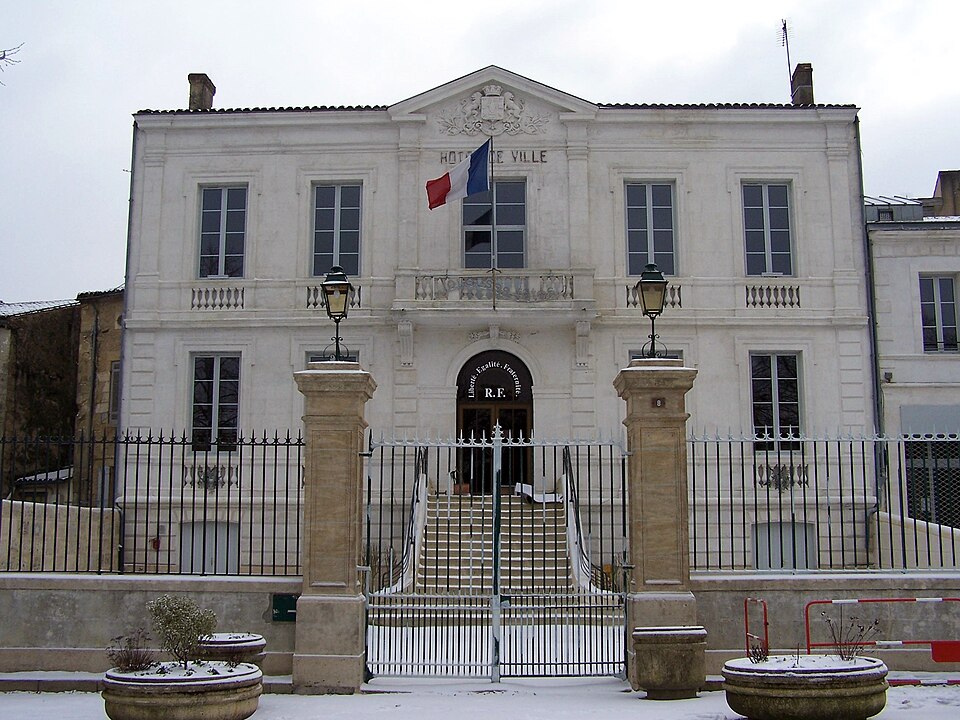 Saint — Macaire 33 Mairie