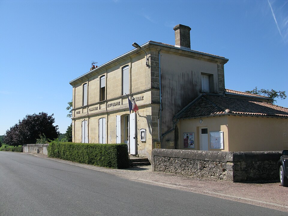 Mairie de Saint — Sulpice — de — Pommiers