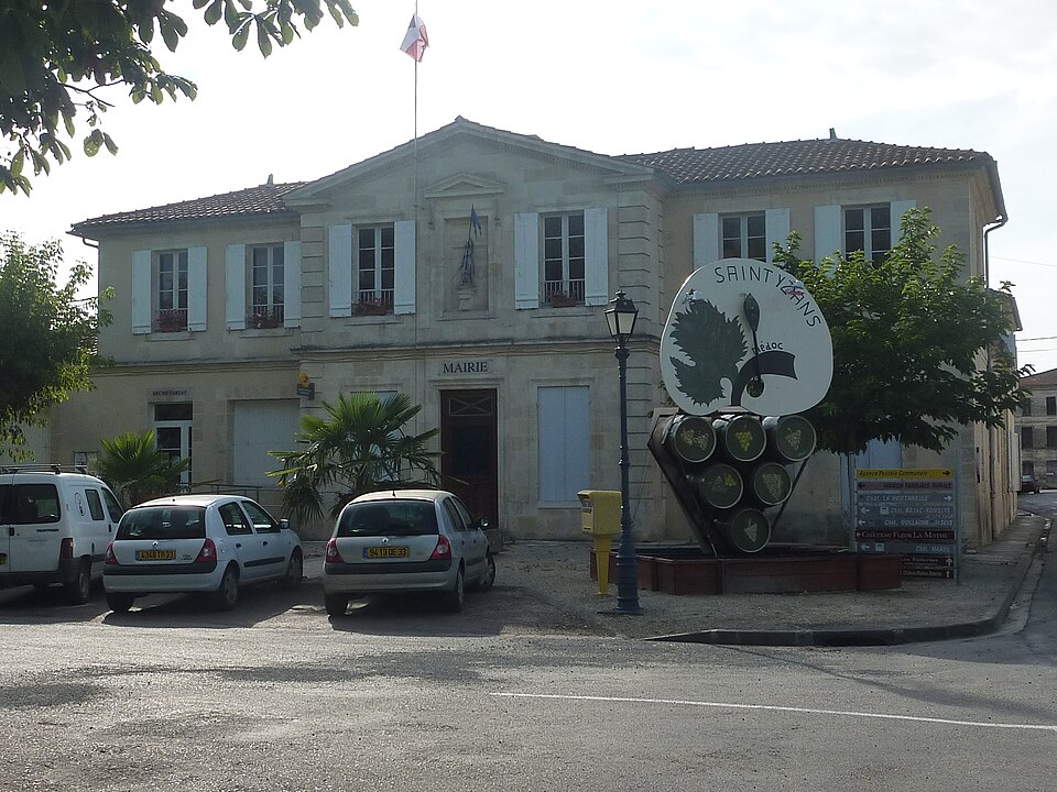 Mairie Saint — Yzans de Médoc — 1