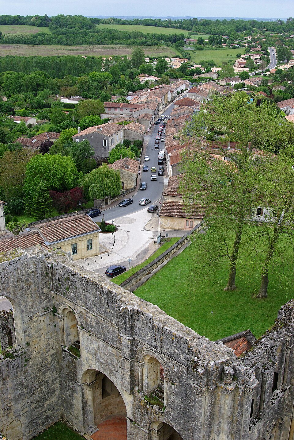 La Sauve Majeure12 Village est.