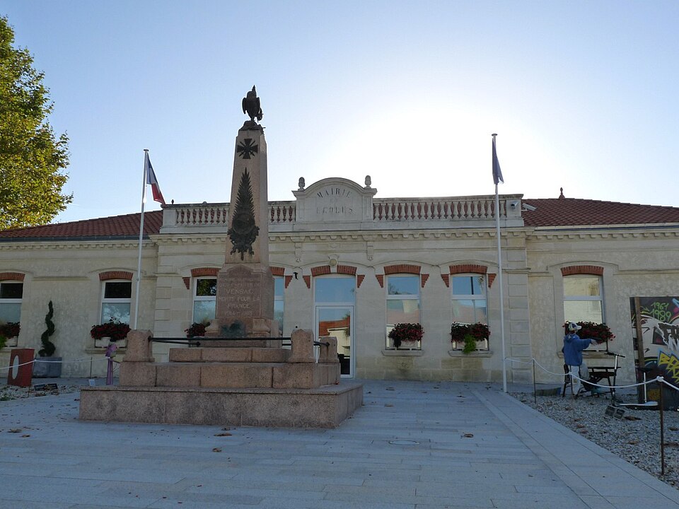 Vensac mairie monu