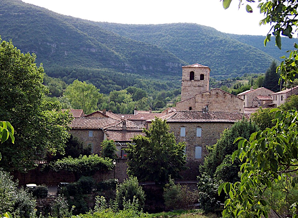 Village Lauroux