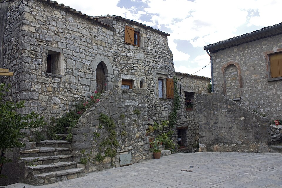 Les Matelles — Place du Château — 20110514