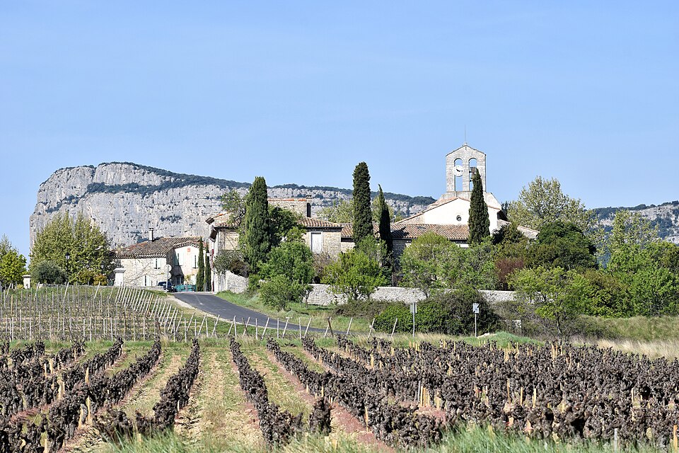 Valflaunès et son église Saint — Pierre