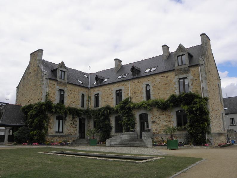 La Guerche — de — Bretagne (35) Mairie 01