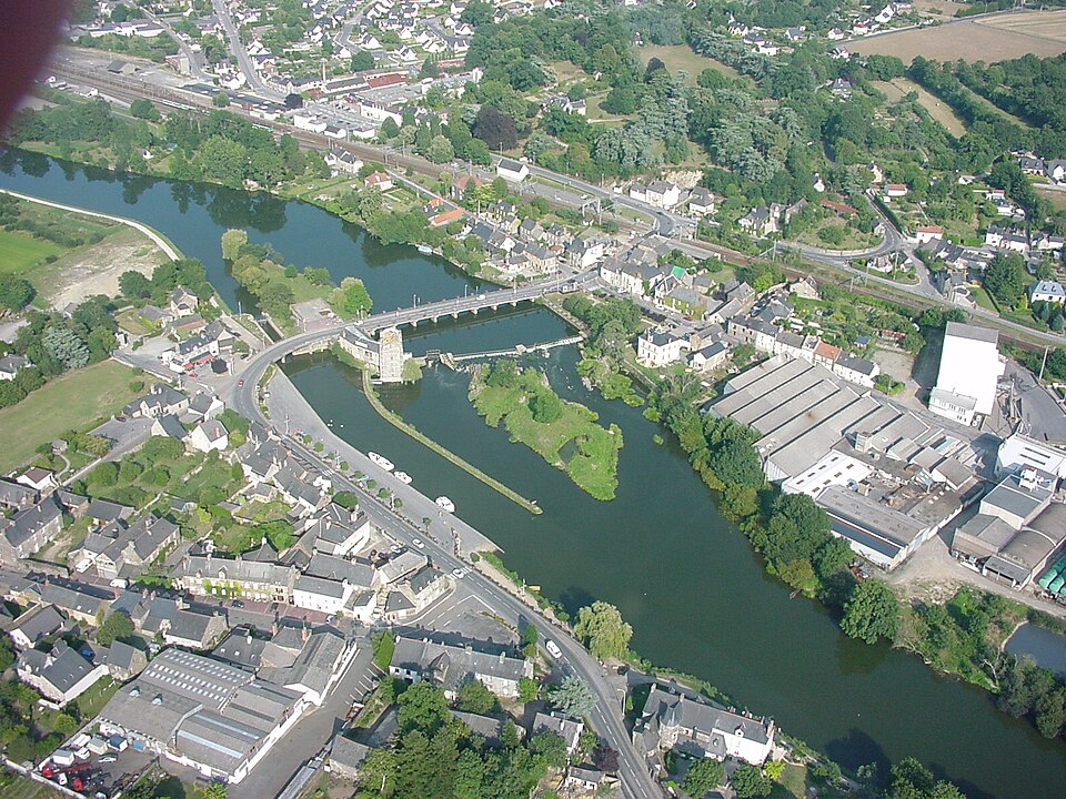Le port de Guipry — Messac vu d'hélicoptère