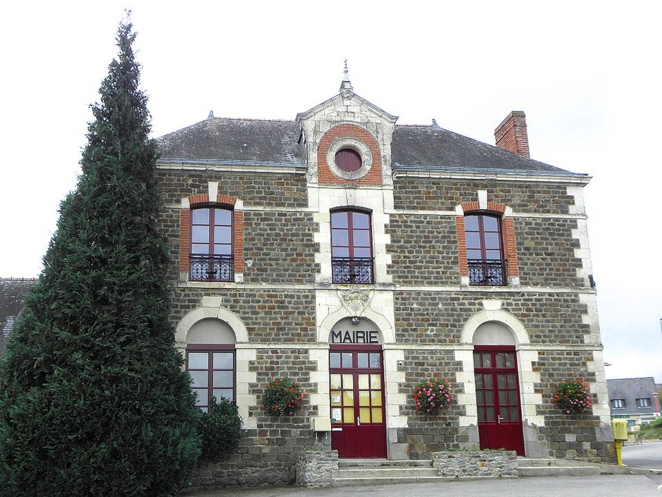 Montreuil — le — Gast (35) Mairie