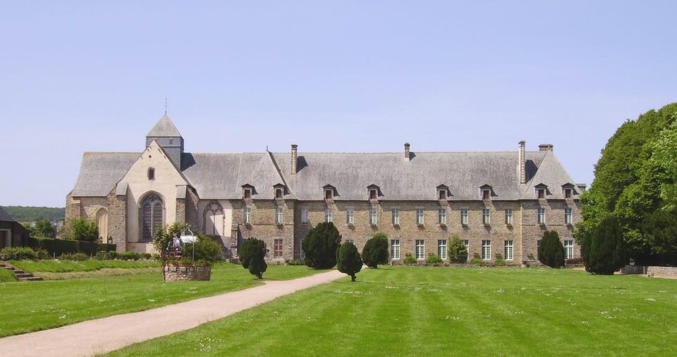 Paimpont(maison abbatiale façade)