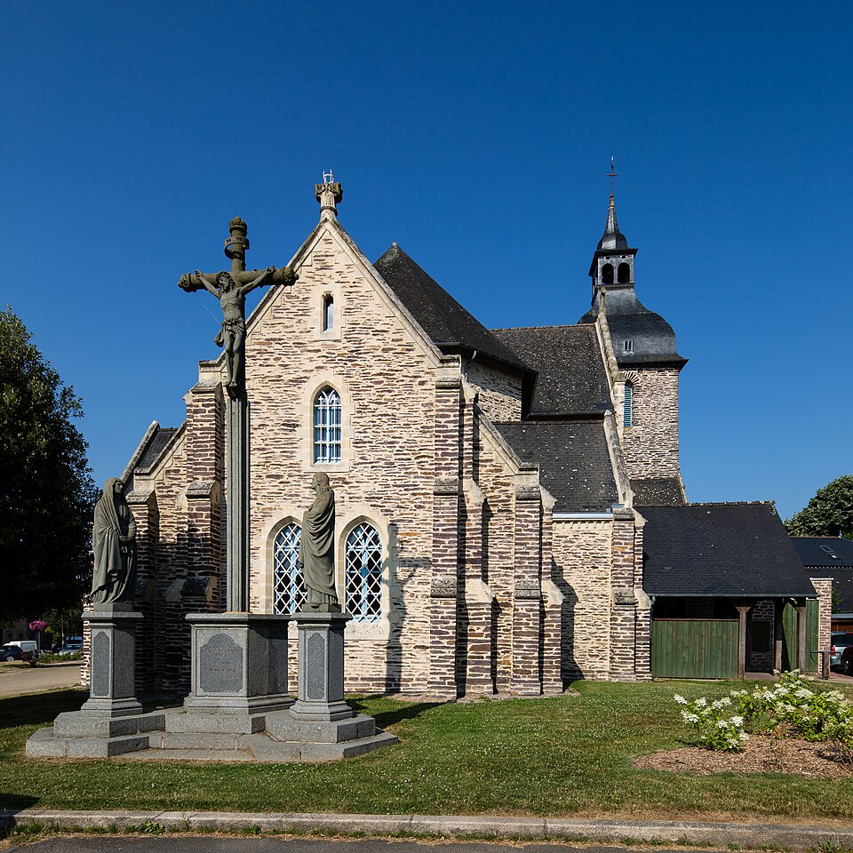 Chevet de l'église Saint — Pierre, Plélan — le — Grand, France
