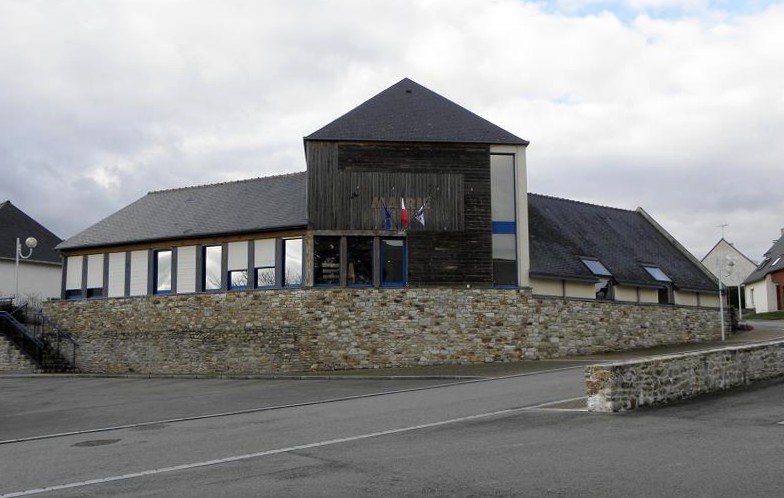 Pocé — les — Bois (35) Mairie
