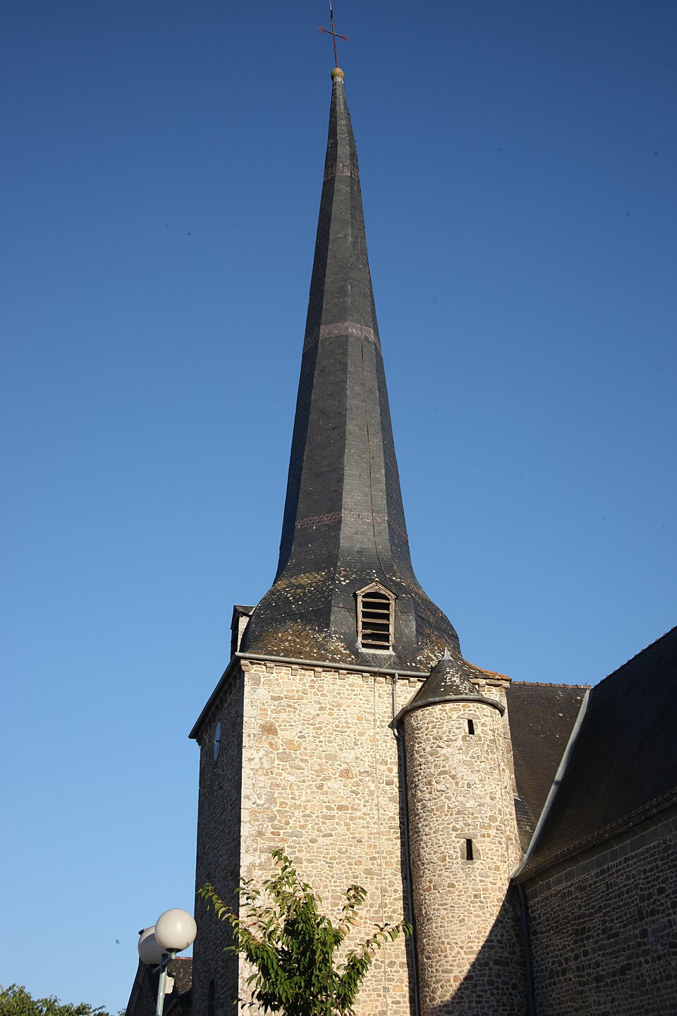 Clocher Eglise saint — Pierre Québriac