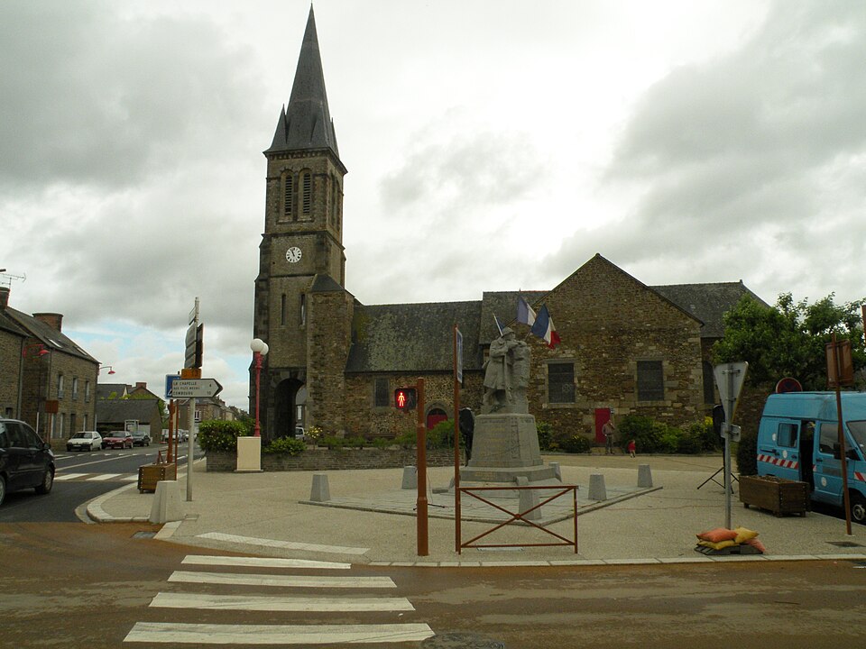 Saint — Domineuc — église