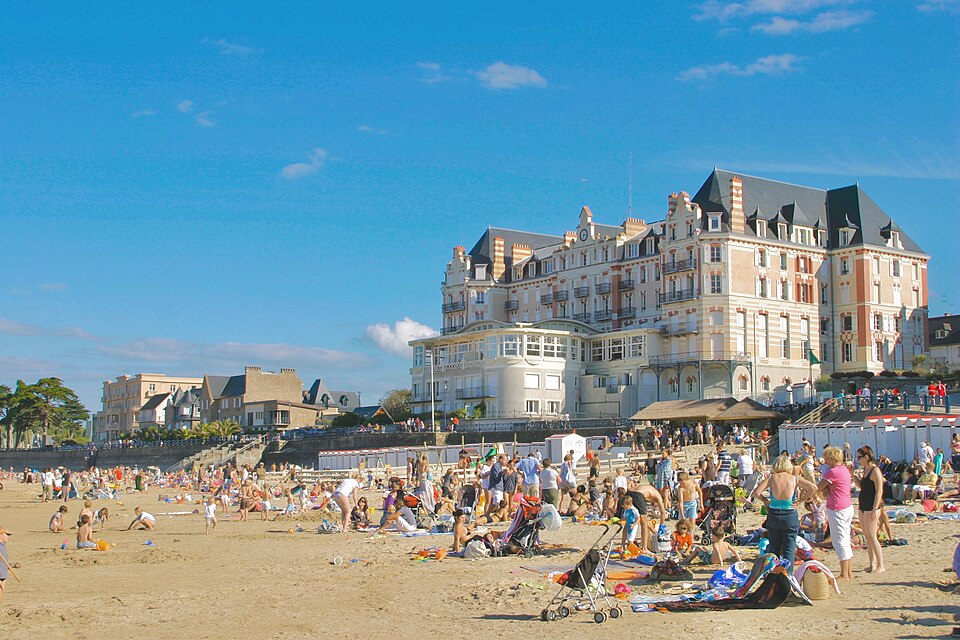 Saint — Lunaire — Grand Hôtel — retouched — by — Rundvald