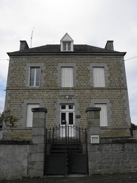 Le Tiercent (35) Mairie — 01