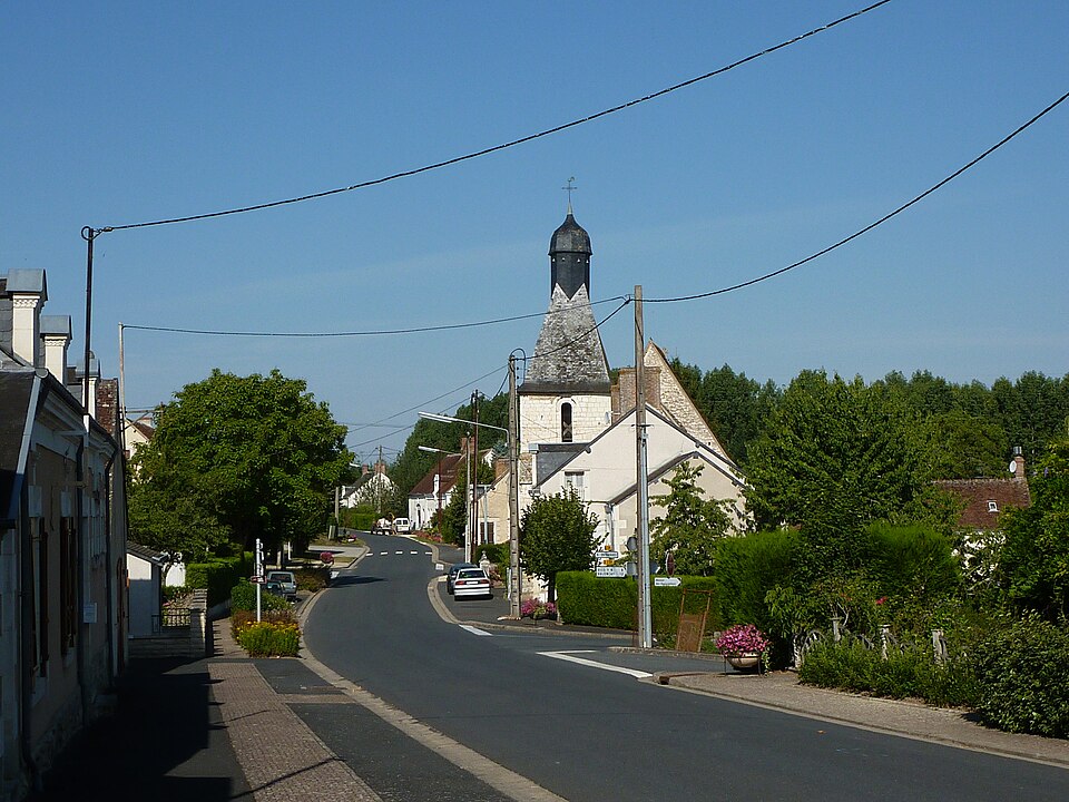 Baudres (36) — La rue de la Mairie