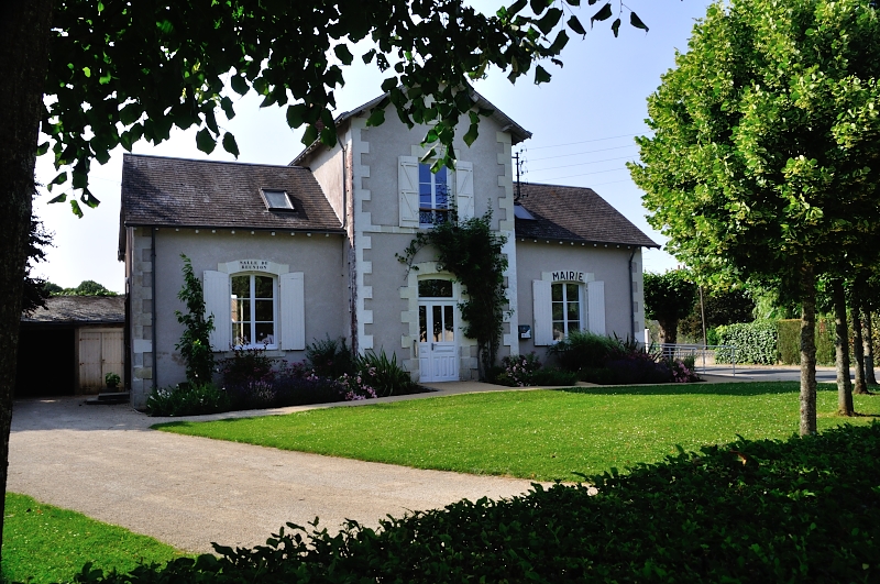 Francillon — Mairie