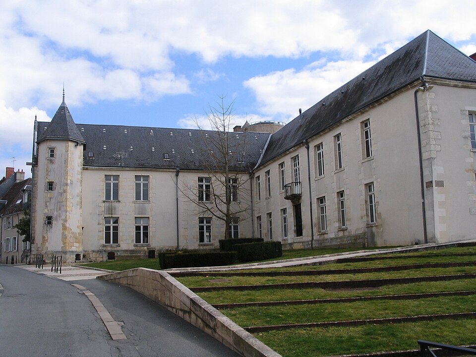 Issoudun — Town hall