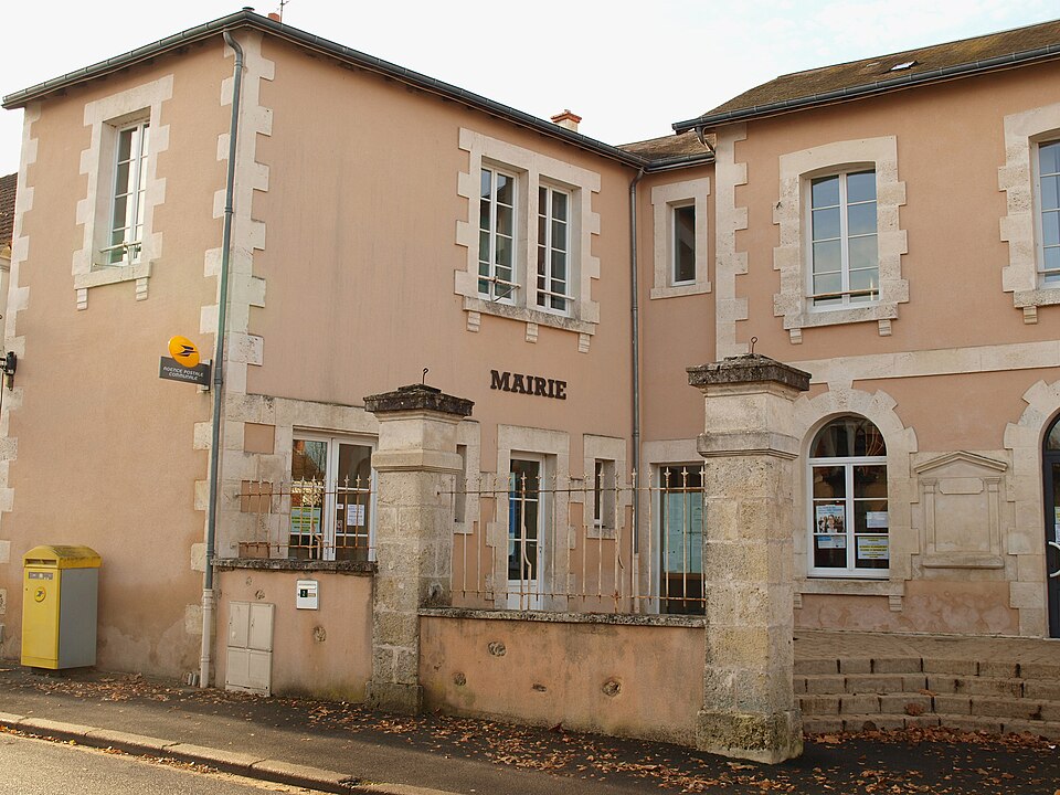 Luant — FR — 36 — mairie — 08