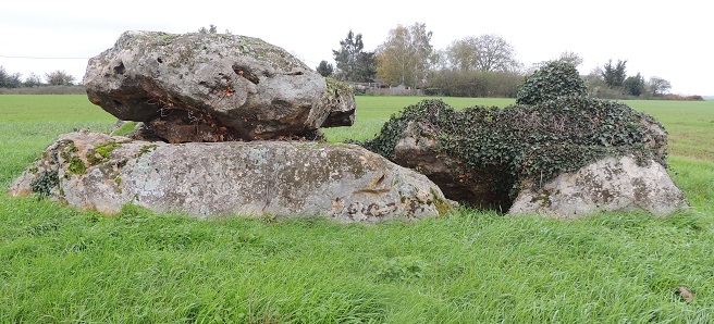 MoulinsurcephonsDolmen