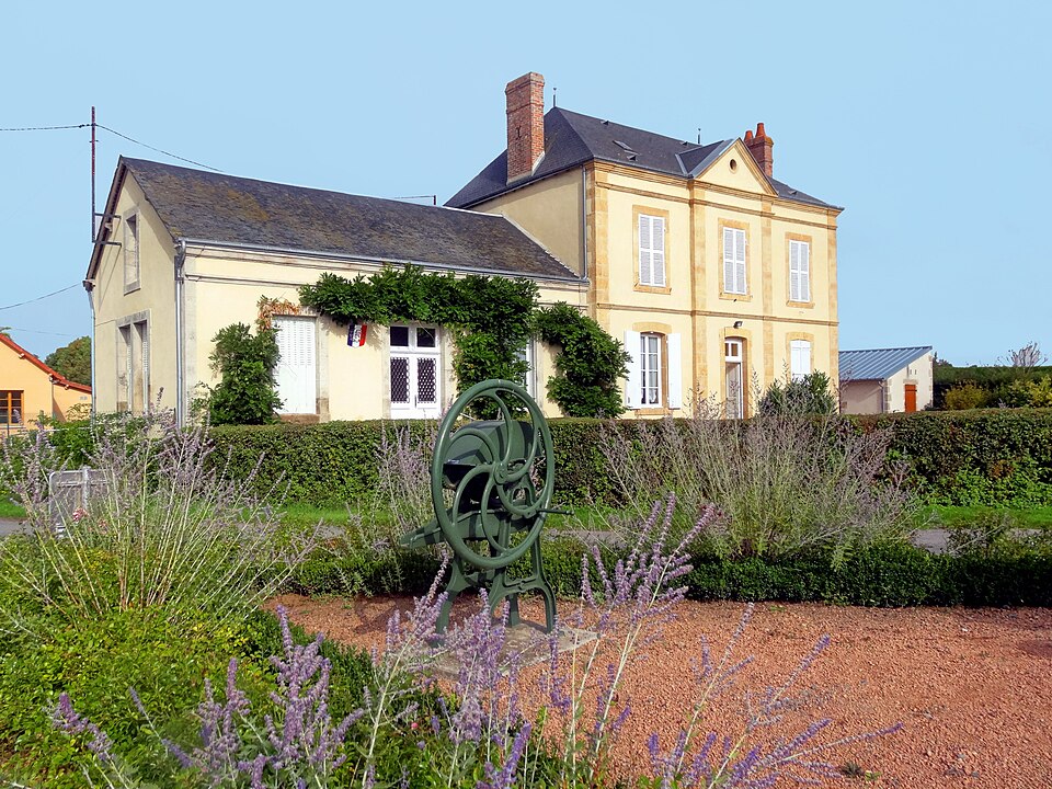 Néret (36) — Mairie 2013 — 09 — 29 — frwiki