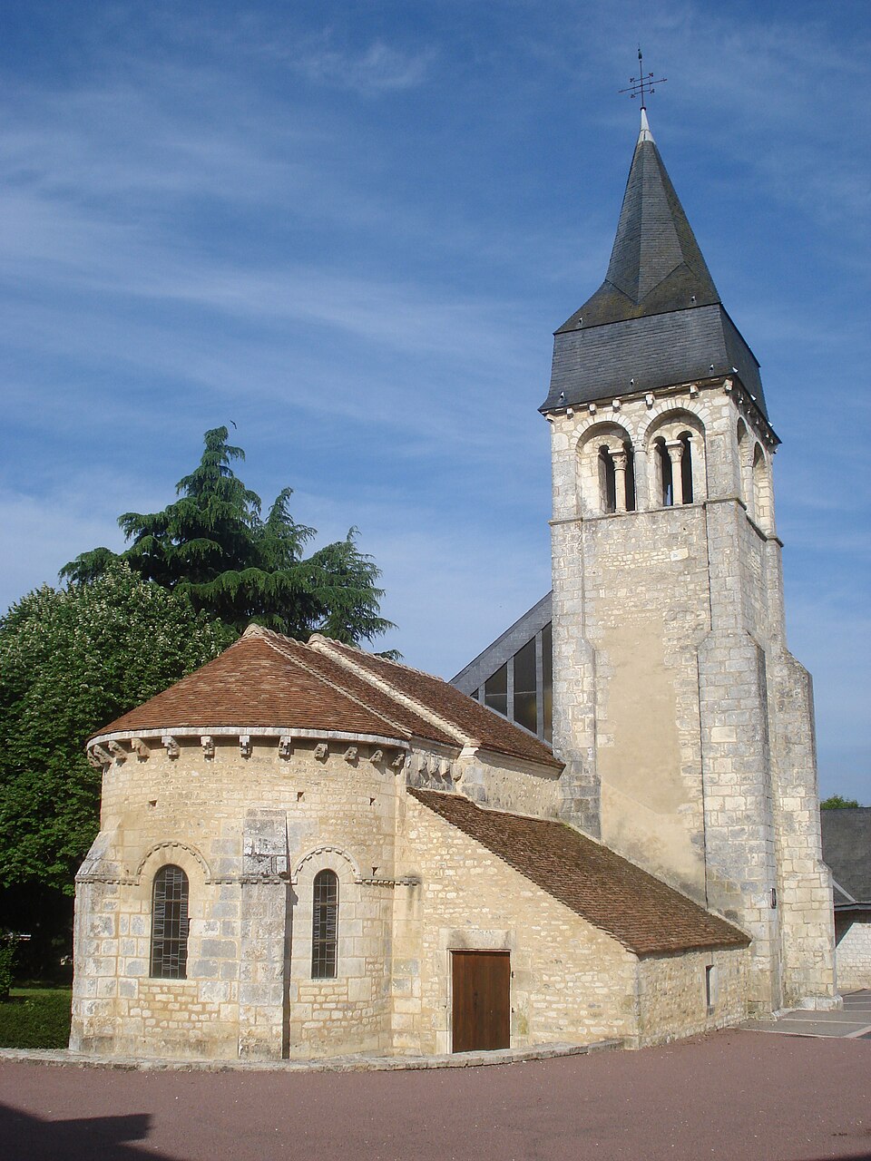 Neuvy — Pailloux (Indre, Fr), l'église