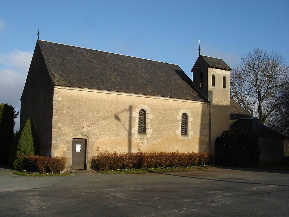 Pouligny — Saint — Martin (36) — Église — vue de coté
