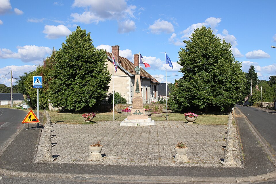 Autrèche — Monument aux morts (04)