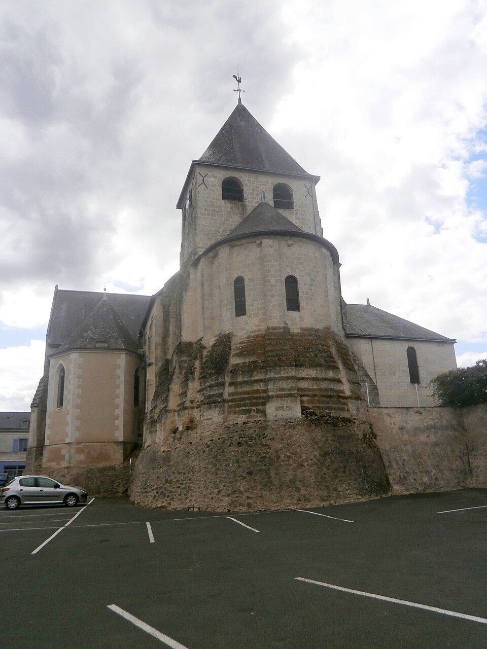 Betz — le — Château église