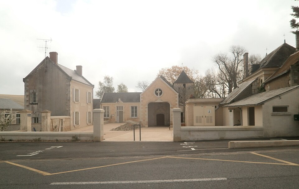 Brizay mairie — église