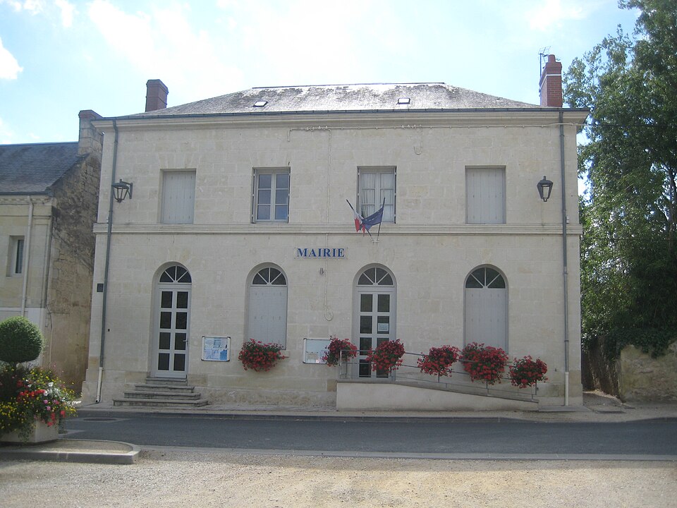 Mairie de La Chapelle — aux — Naux