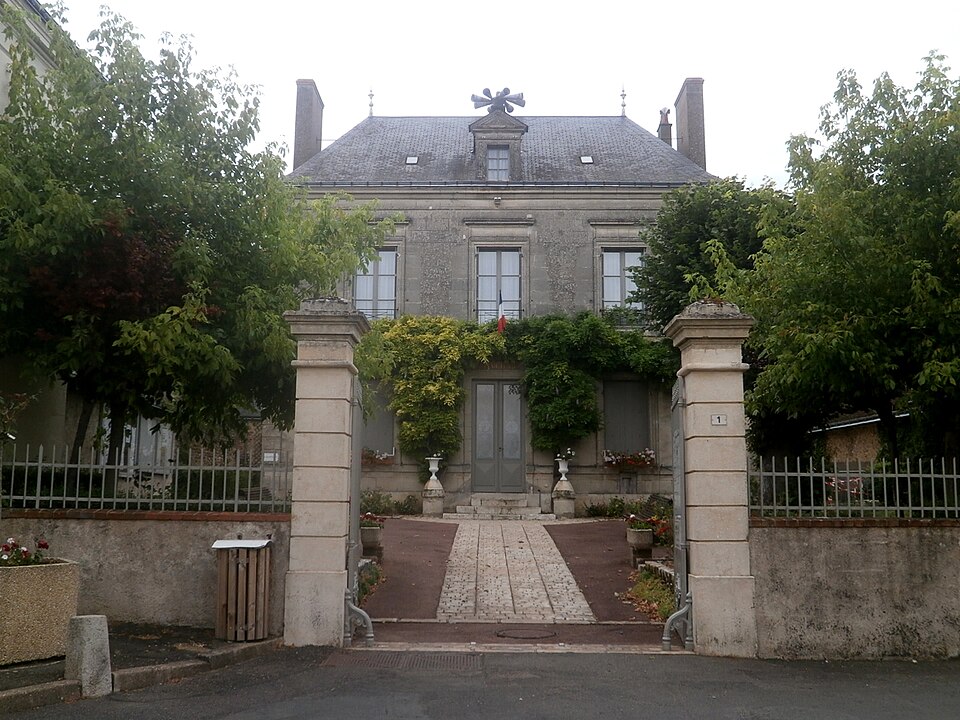 Chemillé — sur — Dême mairie