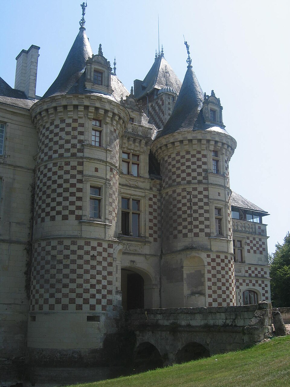 ChateaudesReauxHaupthaus01