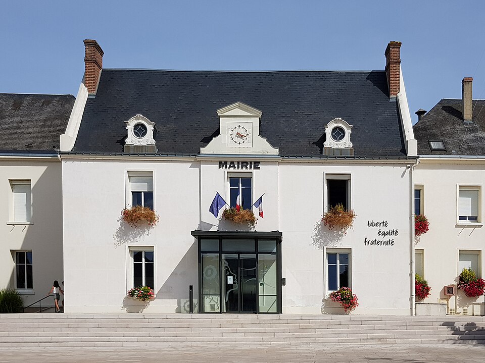 L2895 — Mairie — Montlouis — sur — Loire