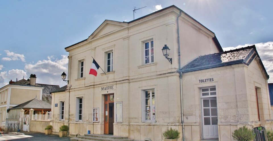 002 Parçay — sur — Vienne ( 37220 )