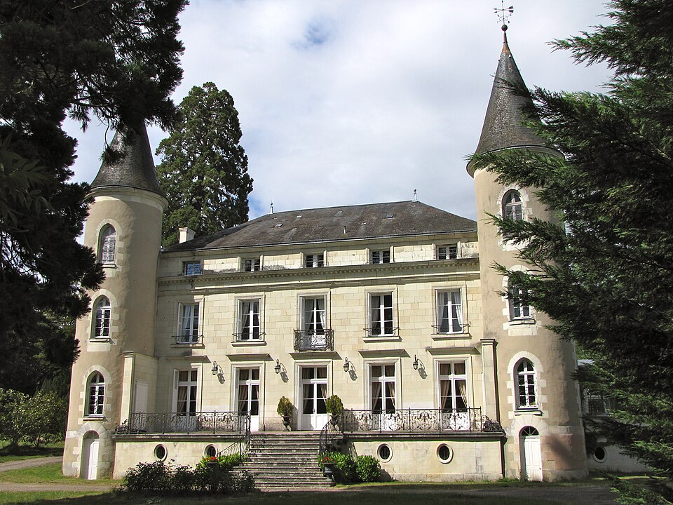 CHATEAU LES VALLEES