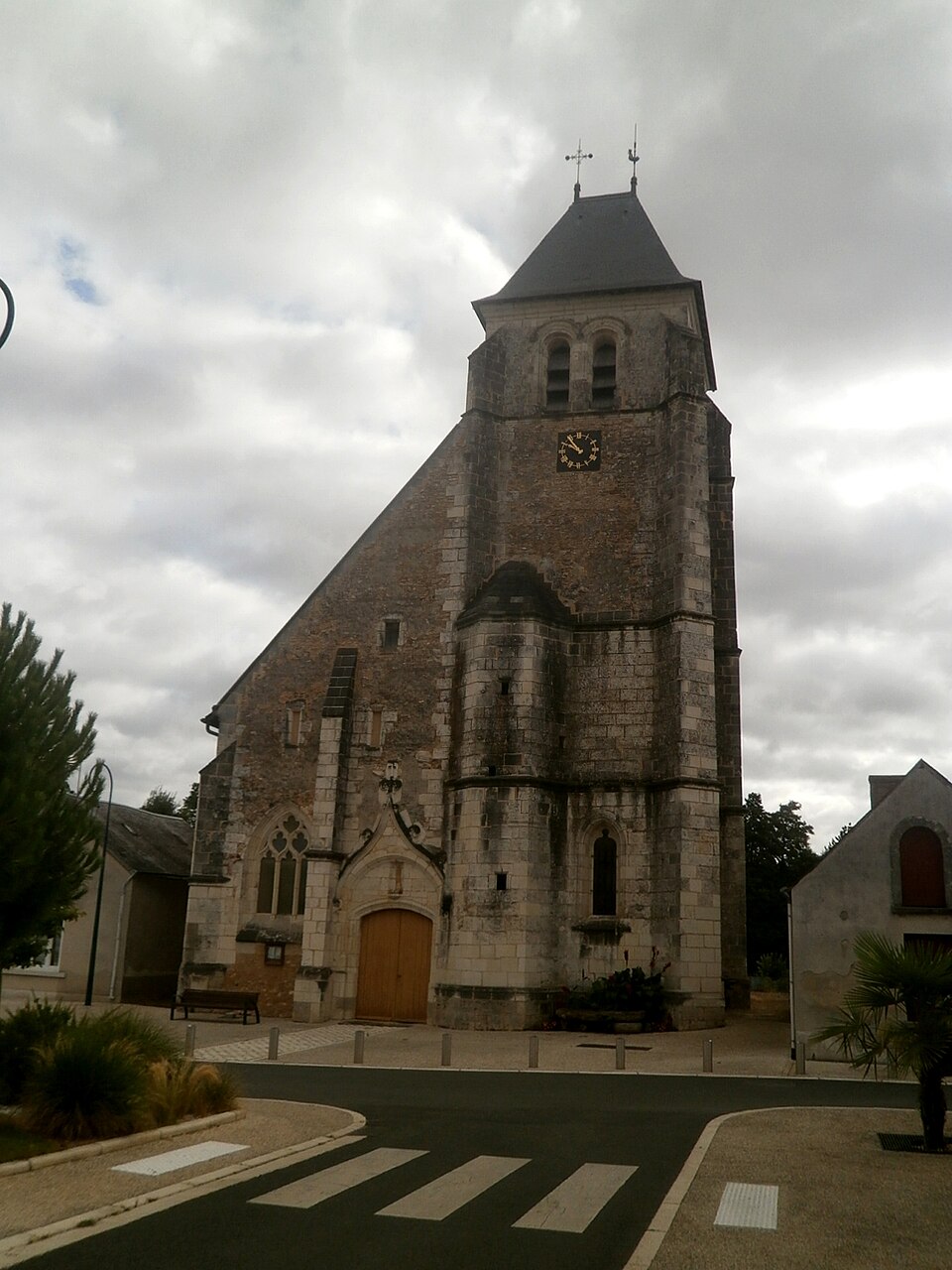 Villiers — au — Bouin église