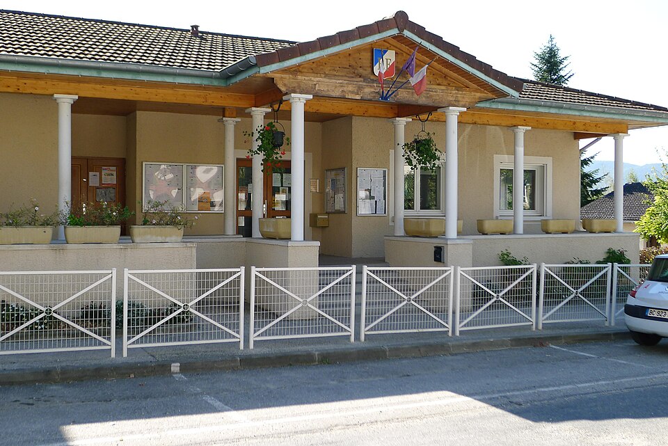 Mairie Auberives — en — Royans 2011 — 10 — 04 — 008