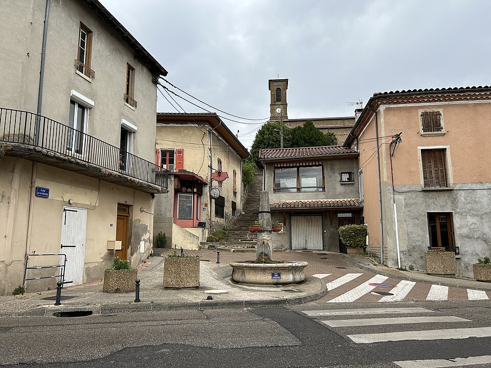 Chanas — place de la Fontaine