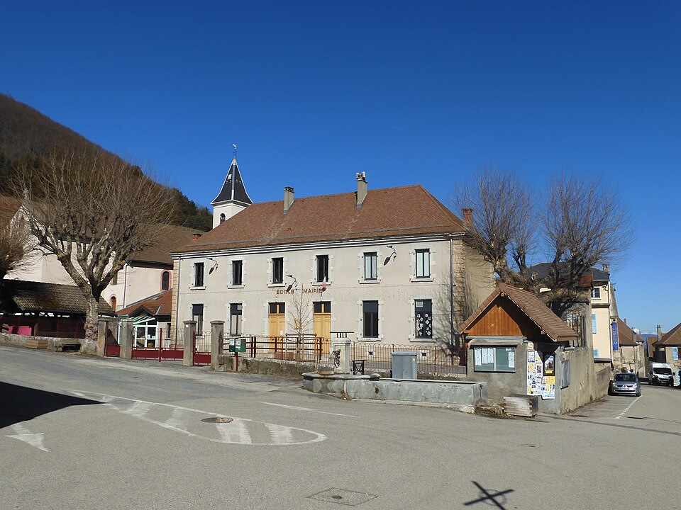 Centre du village de Saint — Martin de la Cluze