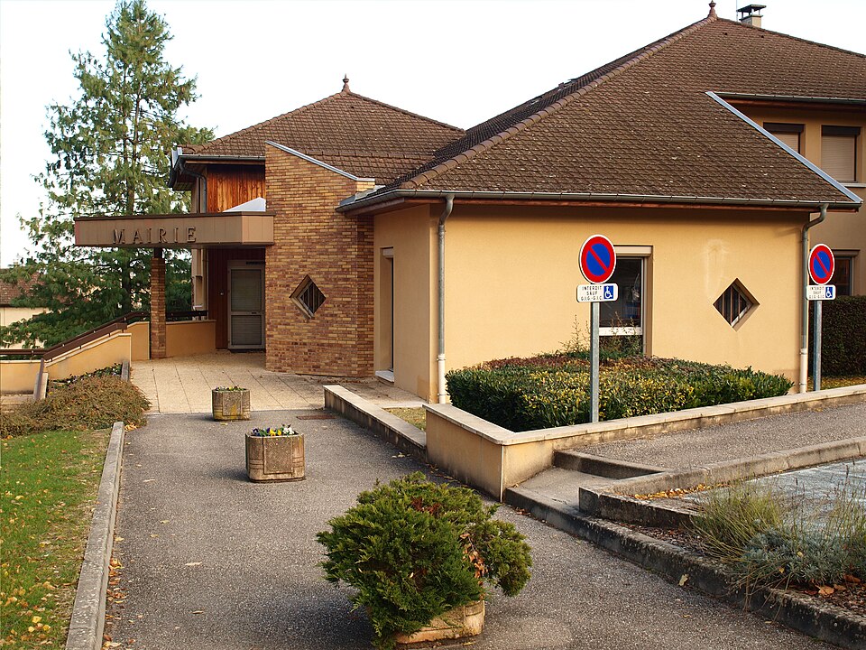 Domarin — FR — 38 — mairie — 08