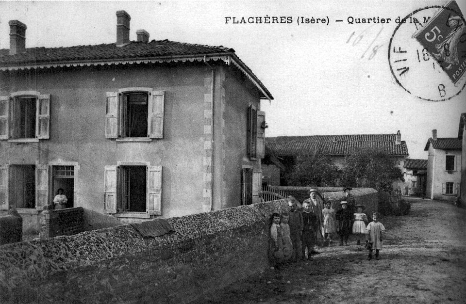 Flachères, quartier de la mairie en 1913, p 86 de L'Isère les 533 communes