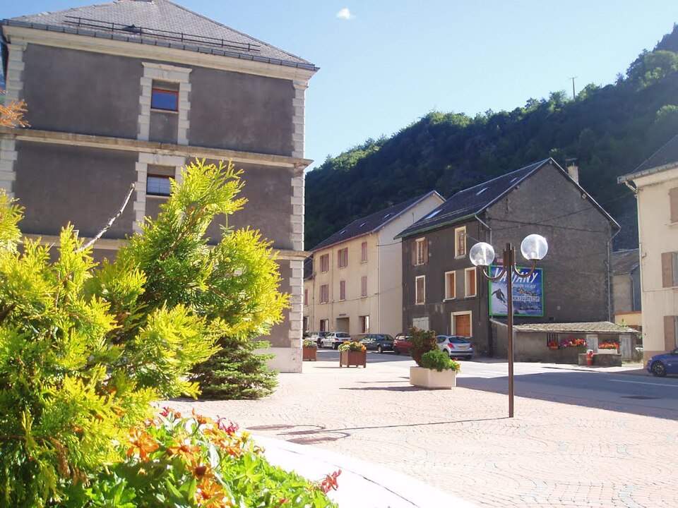 Livet et Gavet. Village Riouperoux