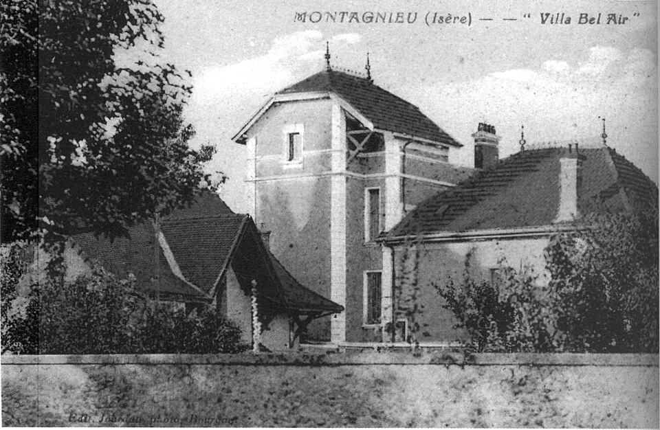 Montagnieu, villa Bel Air en 1930, p 132 de L'Isère les 533 communes — édit — photo Jourdan à Bourgoin