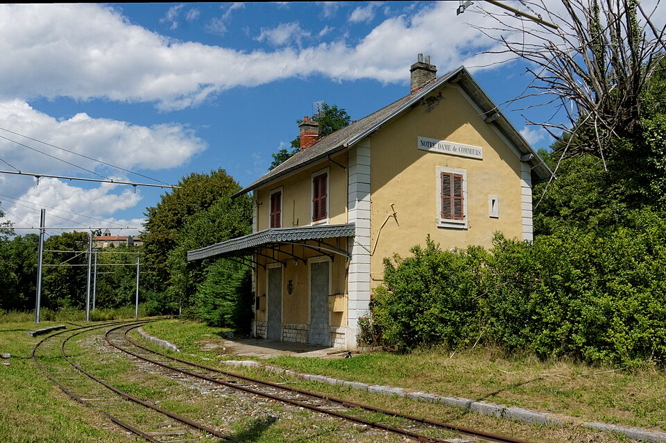 Ancienne gare de Notre — Dame — de — Commiers