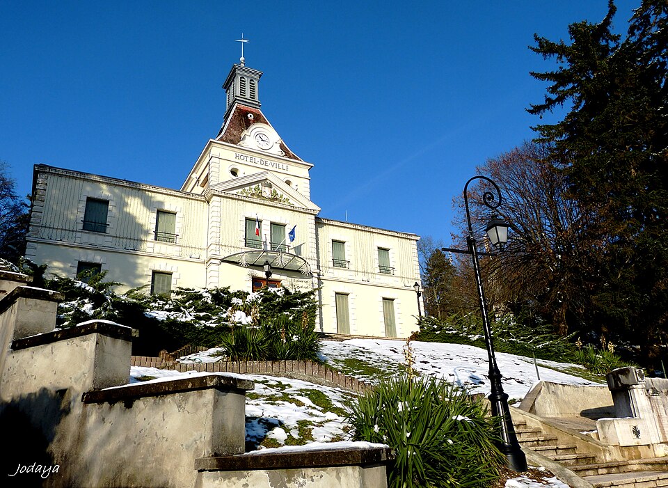 Saint — Jean — de — Bournay. L'hôtel de ville.